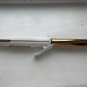 Elegant White and Gold Curling Iron